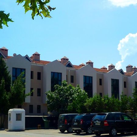 Montania Town Hotel Муданья Экстерьер фото