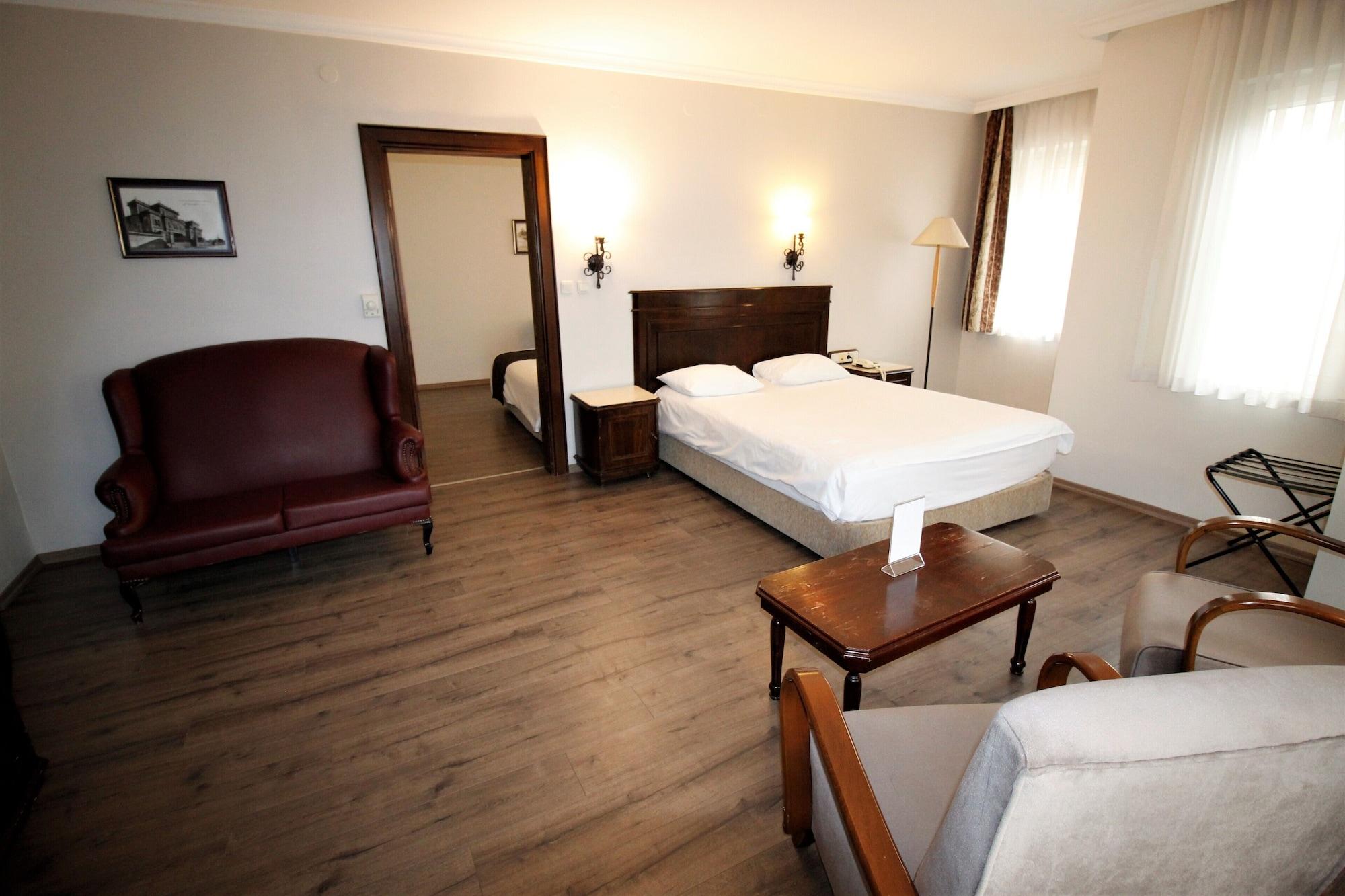 Montania Town Hotel Муданья Экстерьер фото