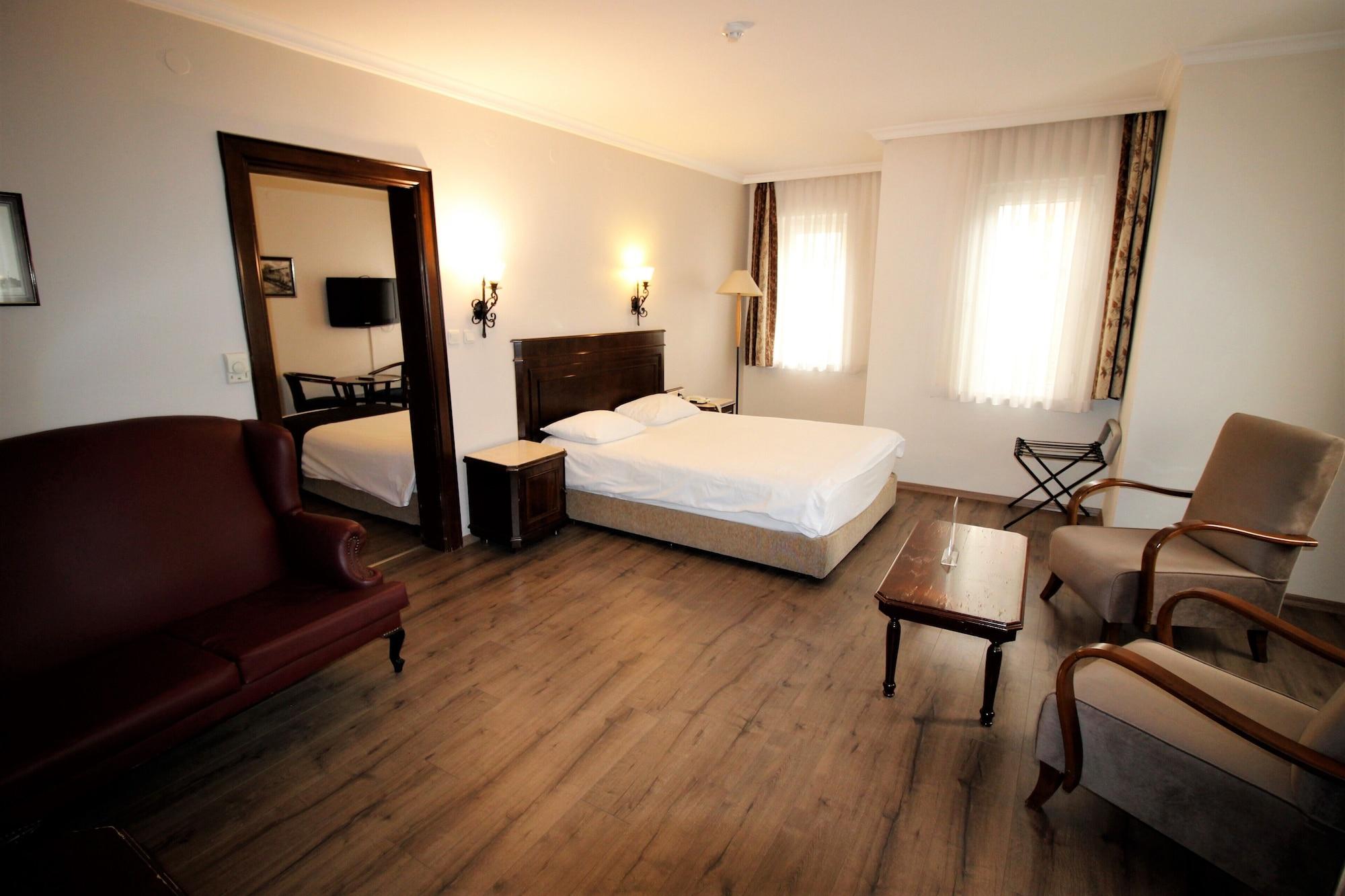 Montania Town Hotel Муданья Экстерьер фото