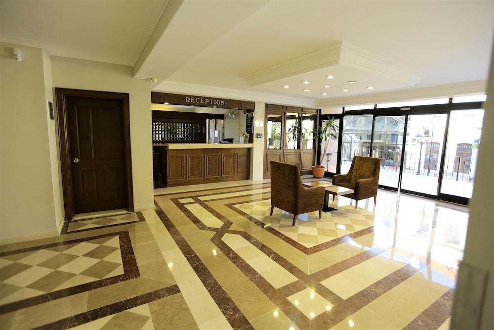 Montania Town Hotel Муданья Экстерьер фото