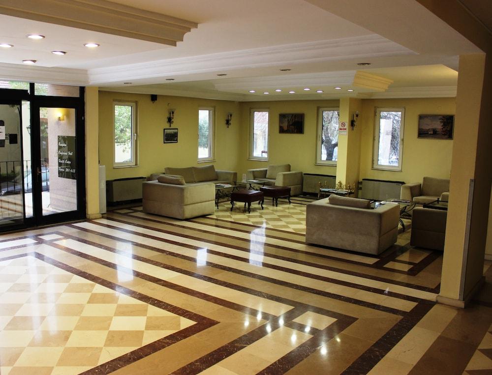 Montania Town Hotel Муданья Экстерьер фото