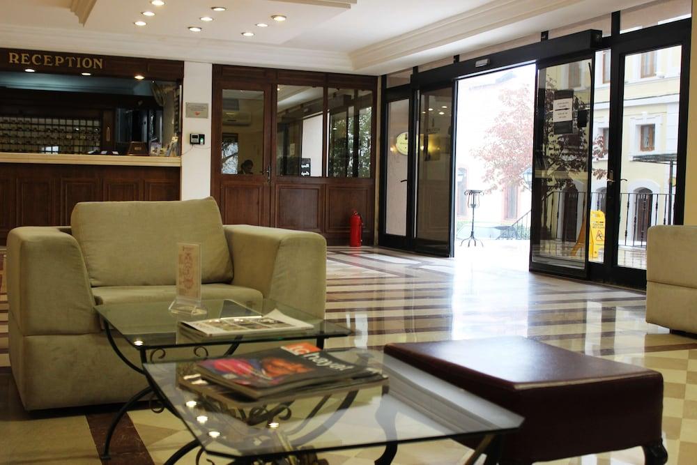 Montania Town Hotel Муданья Экстерьер фото