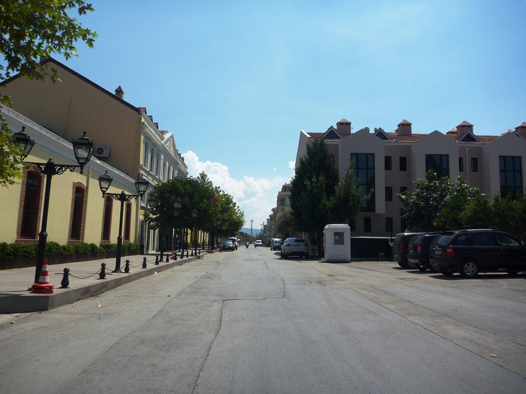 Montania Town Hotel Муданья Экстерьер фото