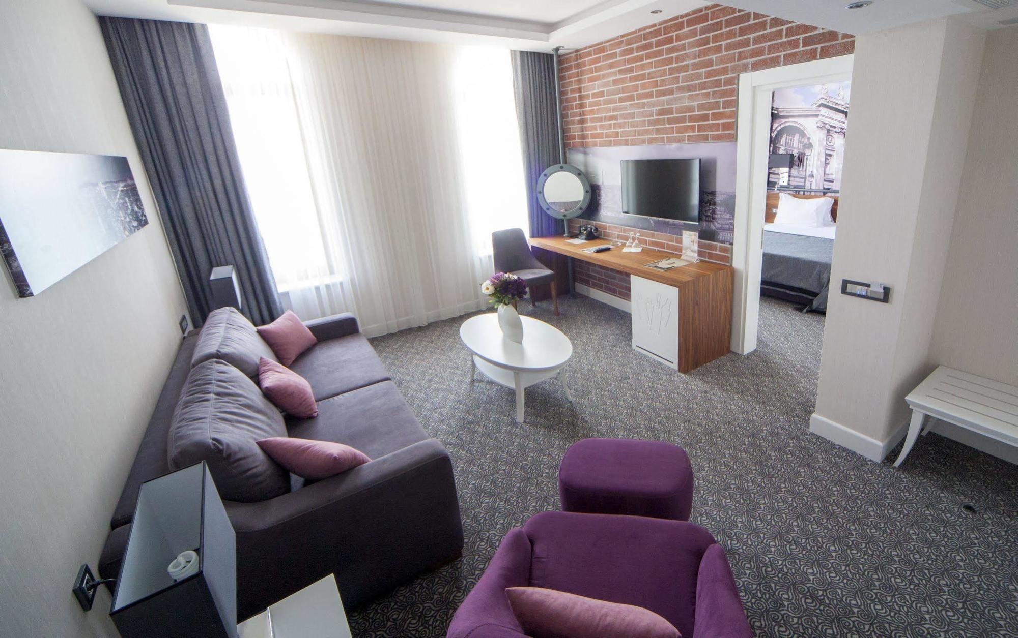 Montania Town Hotel Муданья Экстерьер фото